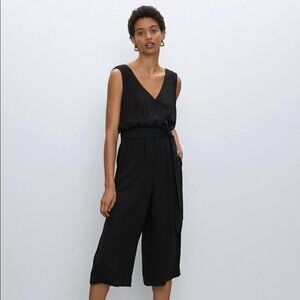 Aritzia Babaton Maximillian Jumpsuit in Black Size Small
